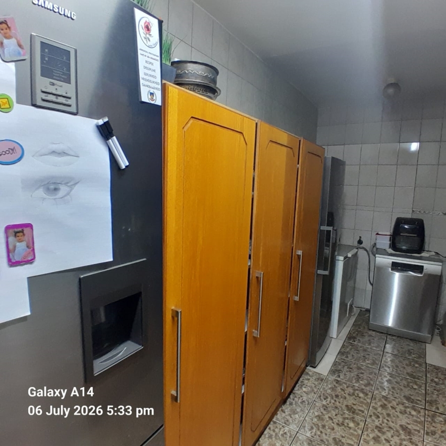 3 Bedroom Property for Sale in Safari Gardens North West